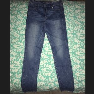 Medium Wash American Eagle High-Rise Jeggings